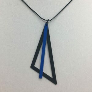 wolfkat kettingen geometrics driehoek zwart staafje blauw