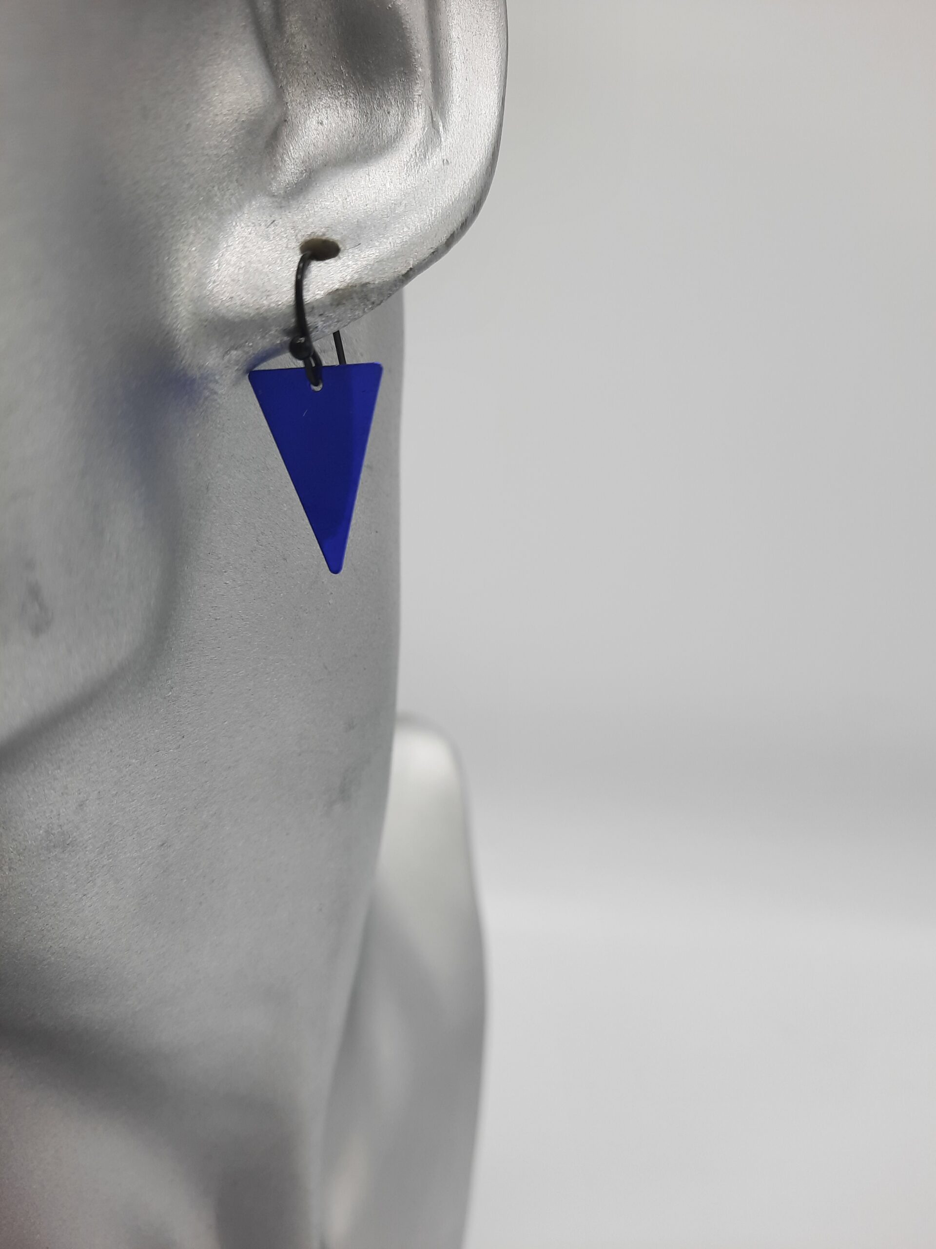 wolfkat oorbellen geometrics driehoeken driehoek electric blue