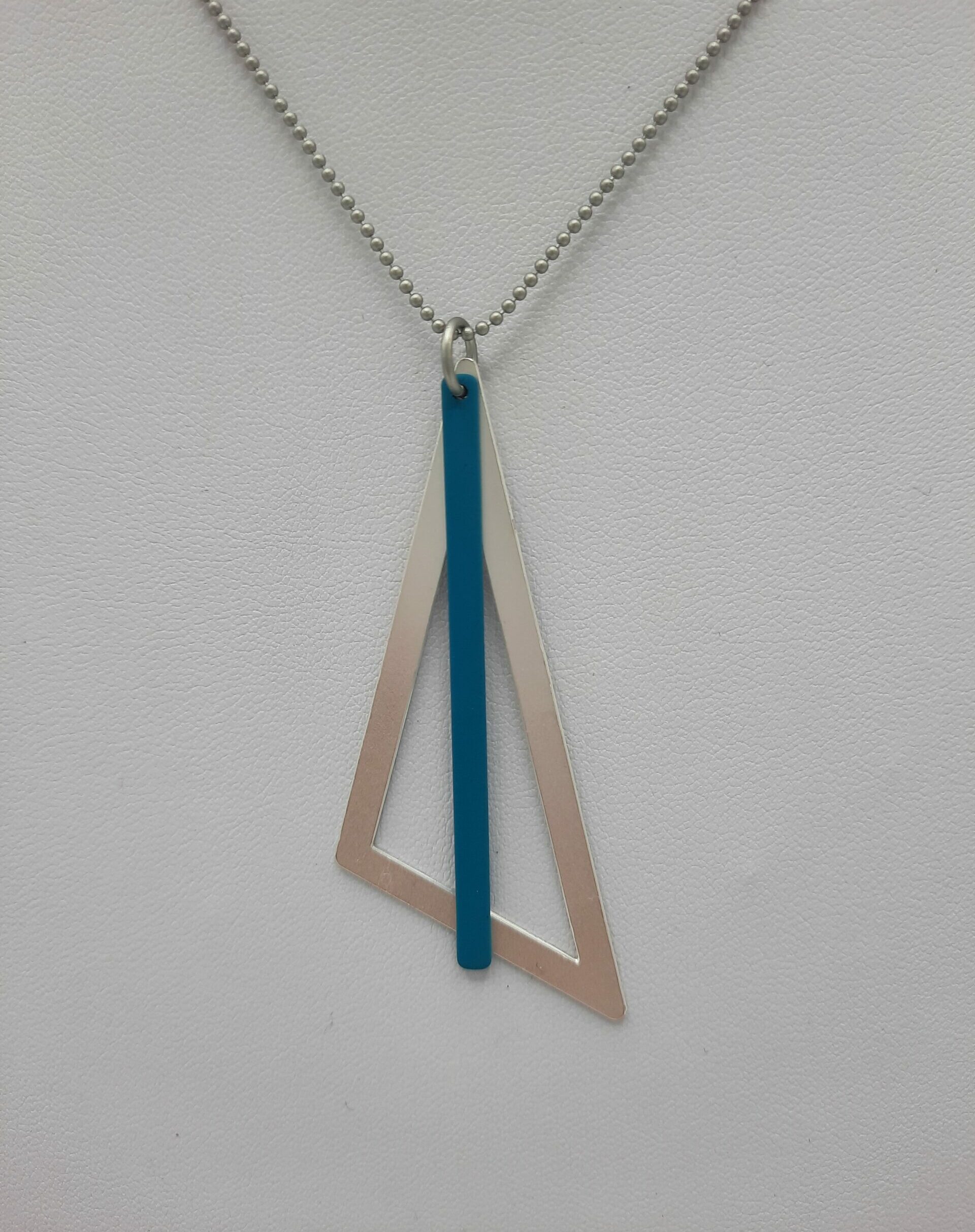 wolfkat kettingen geometrics driehoek met staafje driehoek zilver staafje turquoise